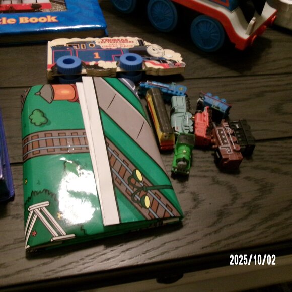 Thomas & Friends TOY LOT Busy Books W/ Figures, '92 LARGE TRAIN, PUZZLES - Picture 2 of 10